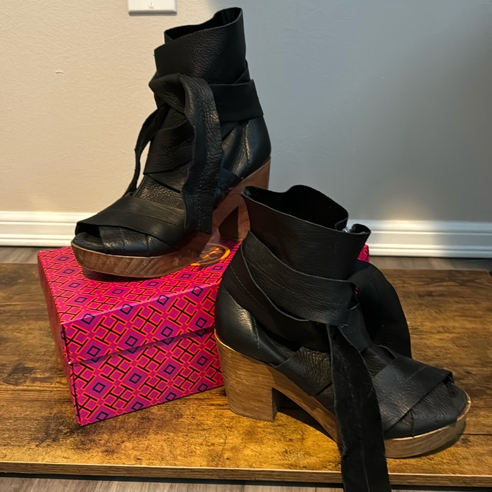 Free People ankle wrap around black leather wooden clogs